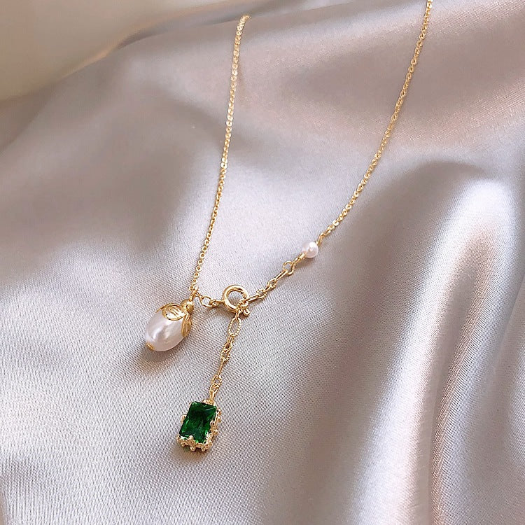 Emerald Serenity Pearl Pendant Necklace
