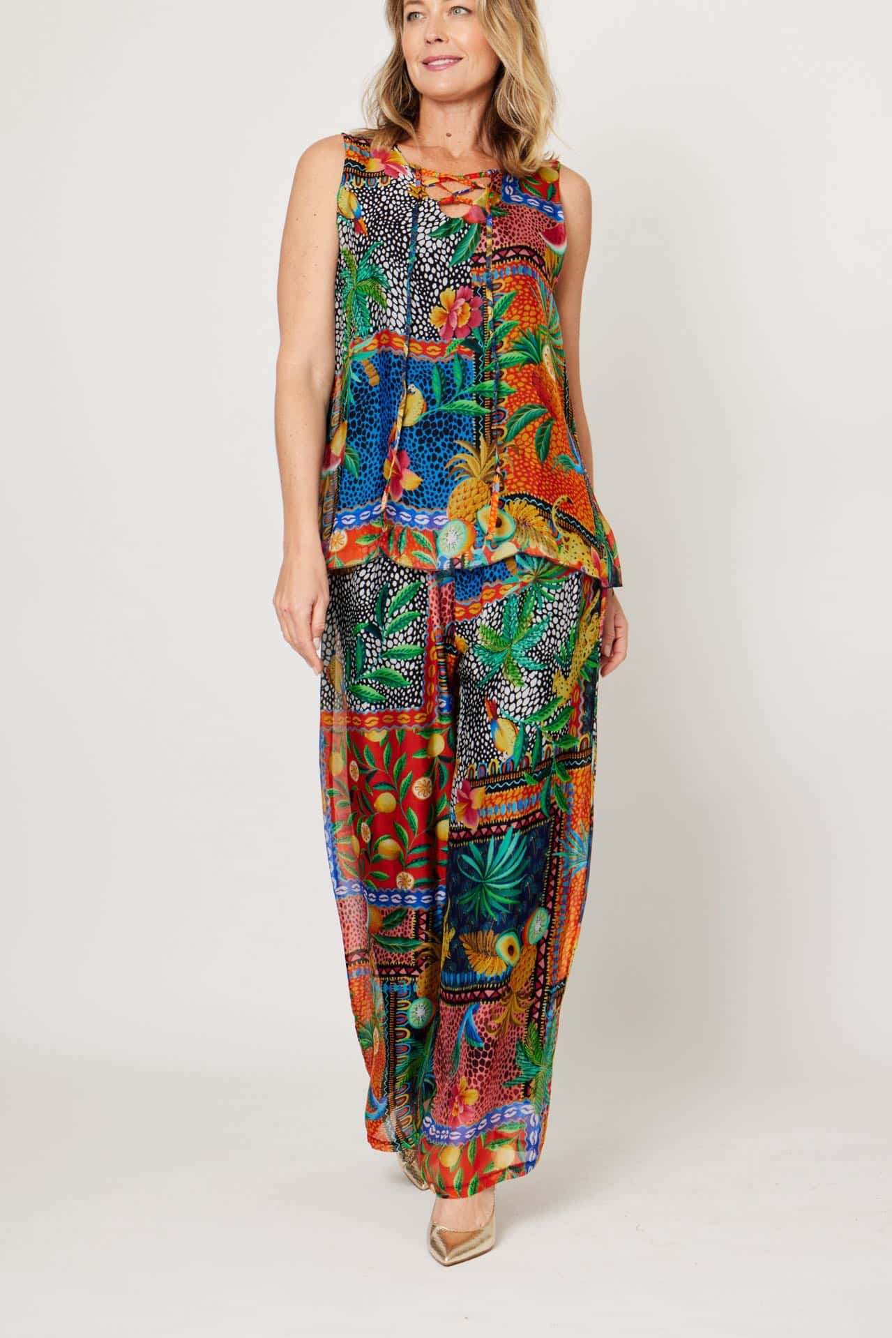 30% SILK 70% VISCOSE SIGLET, MULTI RED/GREEN JUNGLE PRINT